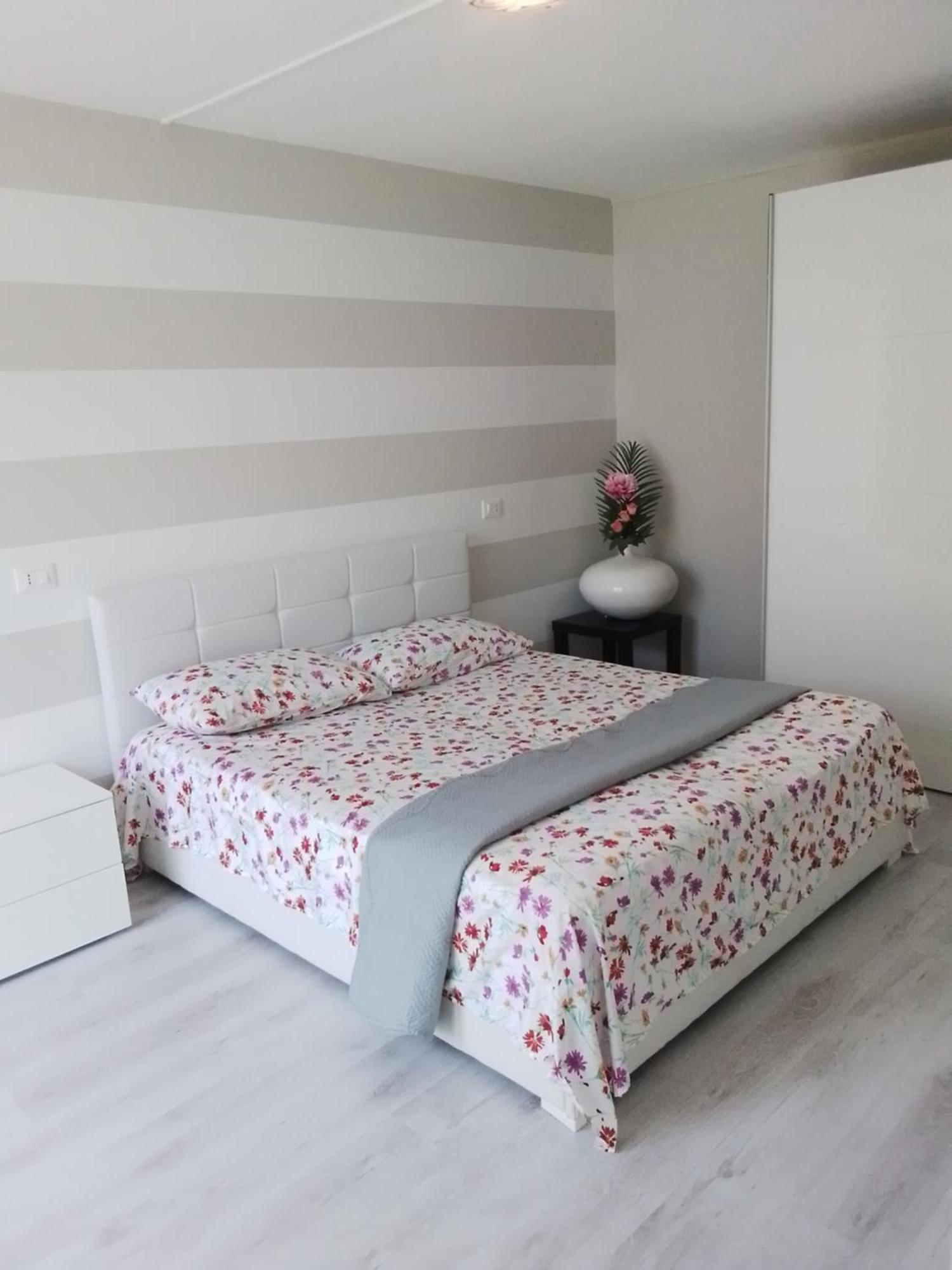 Holiday Apartaments Desenzano del Garda Kültér fotó