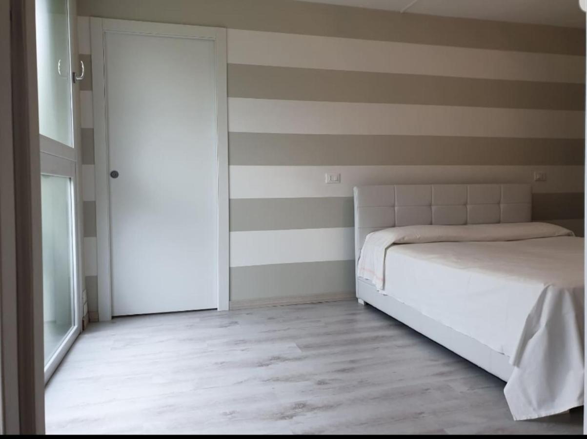 Holiday Apartaments Desenzano del Garda Kültér fotó